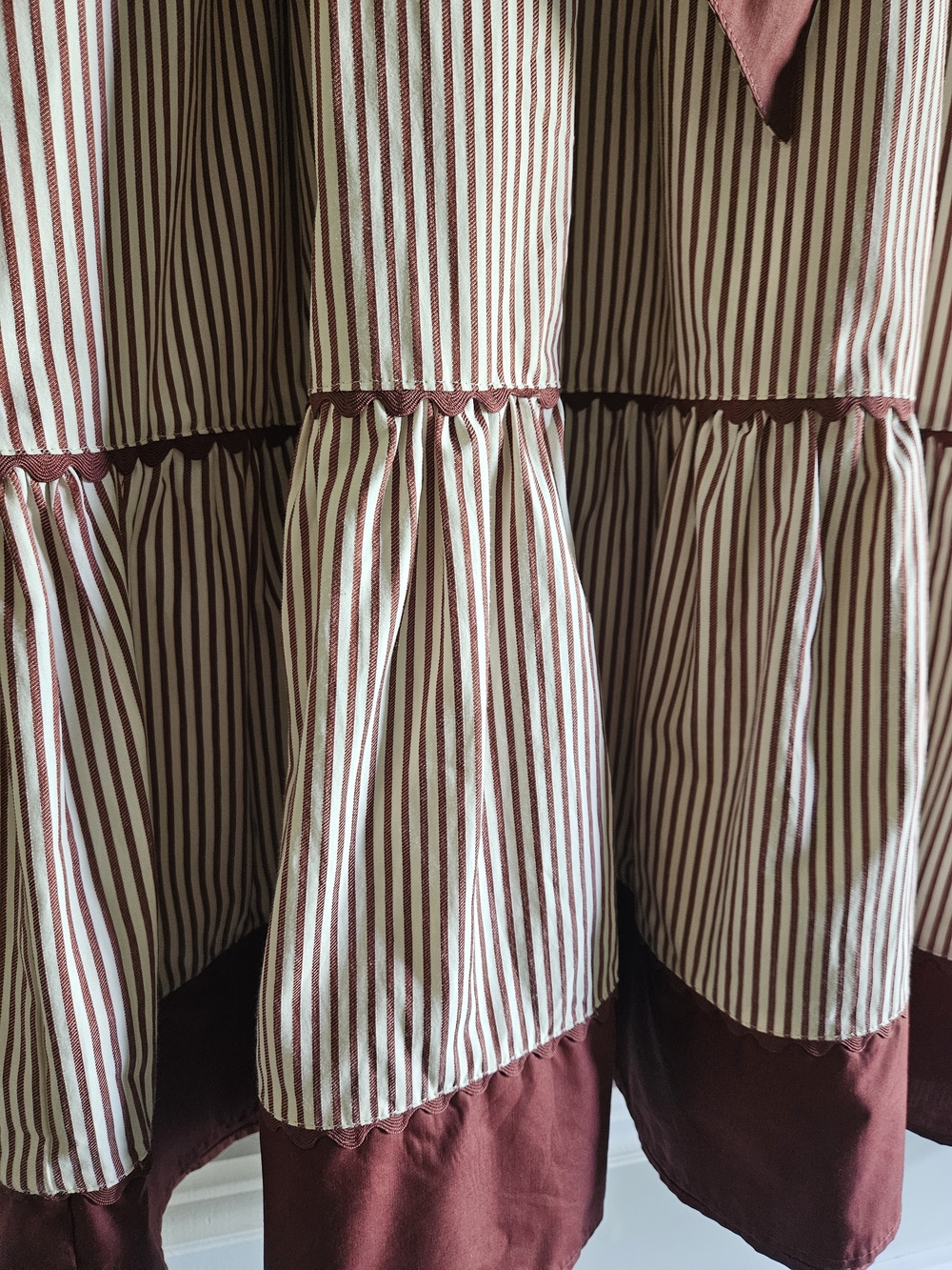Entro Burgundy & Ivory Striped Tiered Midi Dress | Size Large | NWOT - Picture 4 of 13